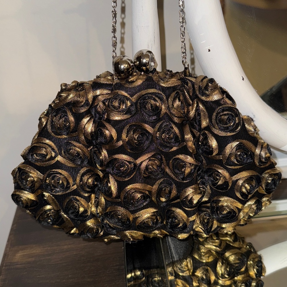 Elegant Black and Gold Rose Clutch